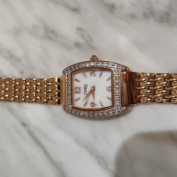 DMQ Rose Gold Women's Watch - Picture 12 of 12